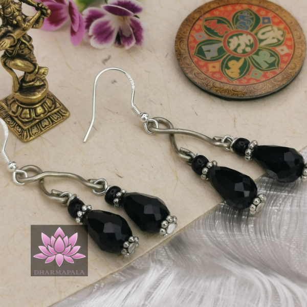 Schwarzer Onyx Ohrring ~ Silberne Rani